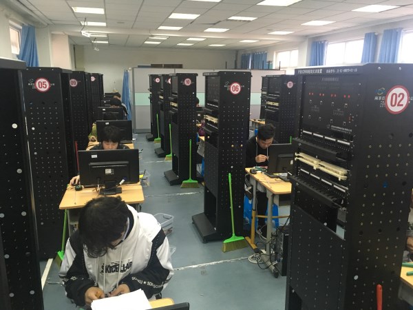 南京高職校順利舉辦江蘇省中職學(xué)業(yè)水平考試網(wǎng)絡(luò)技術(shù)類技能模擬考試